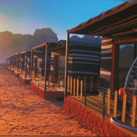 Готель Royal Luxury Camp Ваді-Рам Екстер'єр фото